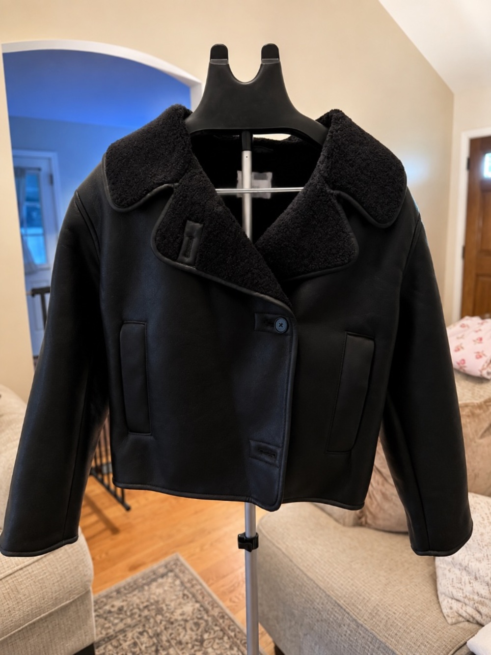 Old Navy Black Faux Leather Sherpa Moto Jacket | Medium Petite
